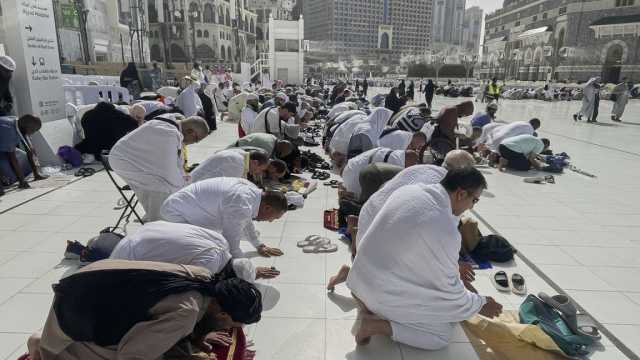 حجاج بيت الله الحرام يستعدون لتأدية أولى محطات رحلة الحج