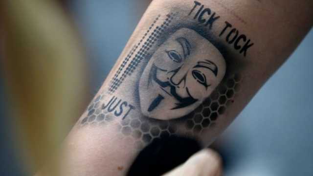 أزمة أمنية: كيف تحوّلت الهواتف الذكية إلى سلاح تجسّس في صراع العمالقة؟