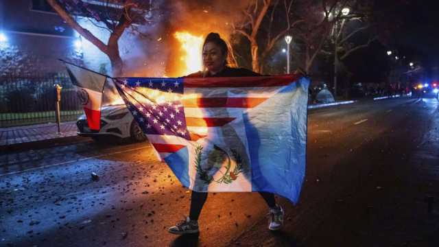 ترامب يأمر بنشر قوات المارينز في لوس أنجلوس ويهدد باعتقال حاكم كاليفورنيا