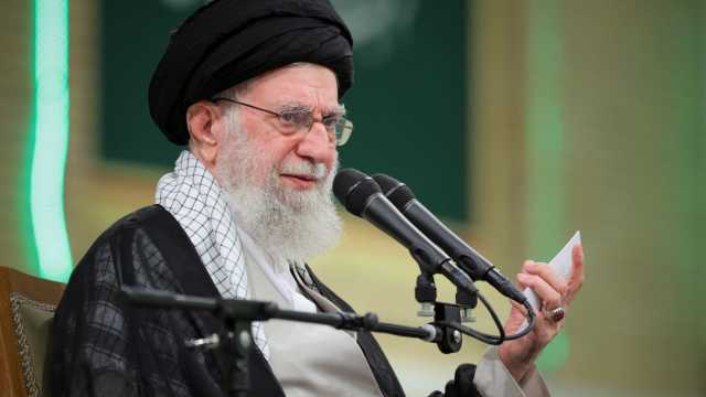 خامنئي يردّ على ترامب ويتوعّد إسرائيل: إيران لن تستسلم للغة التهديد
