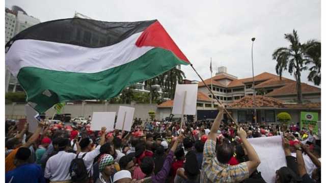 تظاهرة في ماليزيا دعماً لإيران وفلسطين ورفضاً للدعم الأميركي لإسرائيل