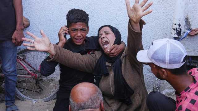 مقتل العشرات في غزة وحماس تؤكّد على 'حق العودة' بمناسبة اليوم العالمي للاجئين
