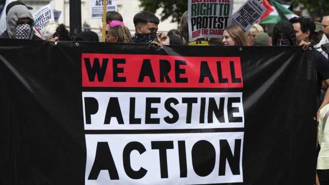 بريطانيا تتّجه لتصنيف 'بالستاين أكشن' كمنظمة إرهابية.. وحراك شعبي ضد القرار