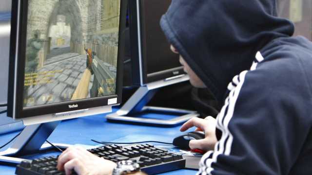 كيف تحوّلت ألعاب الفيديو إلى ساحة لتجنيد المتطرفين؟