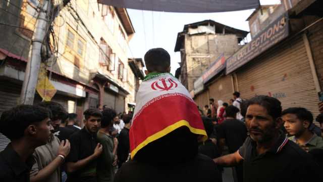 'هوس الجواسيس' بعد الحرب مع إسرائيل.. إيران ترحّل مئات الآلاف من الأفغان إلى بلادهم