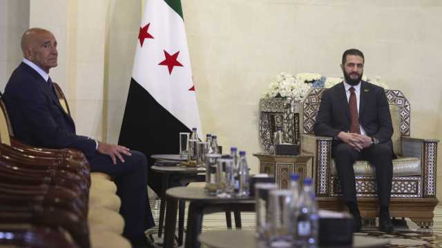 الحكومة السورية الانتقالية تؤكد تمسكها بالوحدة وتدعو 'قسد' للانضمام للجيش