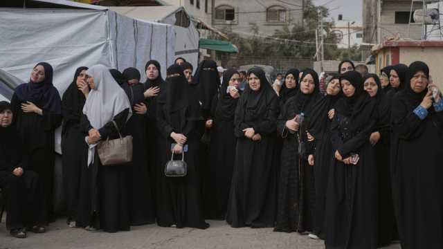 غزة: خان يونس ودير البلح تحت النار.. وحصيلة ثقيلة للقتلى