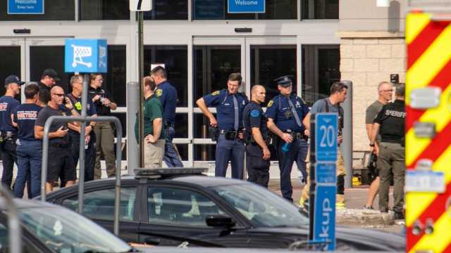 حادثة طعن داخل متجر وولمارت في ميشيغن تُصيب 11 شخصًا واعتقال المشتبه به