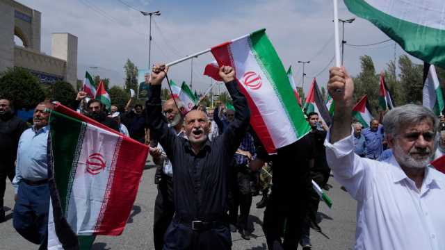 معارك في الظل.. إيران تعلن إفشال مشروع خارجي يهدف لتقسيم البلاد
