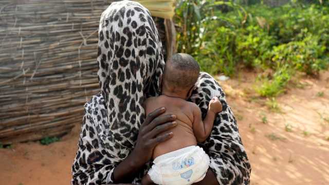 النساء والأطفال يدفعون الثمن الأكبر.. تقرير دولي يوثق تدهور الوضع الصحي في السودان
