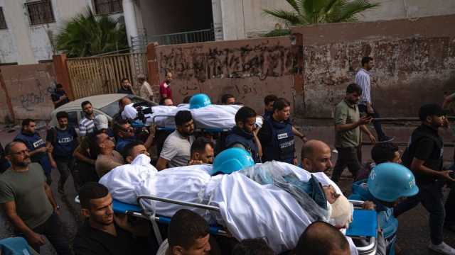 مقتل صحفيين بينهم اثنان من الجزيرة بقصف خيمة في غزة وإسرائيل تزعم اغتيال إرهابي
