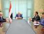 الرئيس يجتمع بمحافظ شبوة ويصدر توجيهات