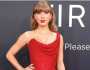 تايلور سويفت مثيرة باللون الأحمر في حفل Grammys 2025