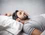 تفسير رؤية النوم في المنام للرجل والعزباء والمتزوجة