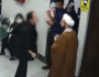 شجار بين امرأة ورجل دين إيراني بعدما صوّرها خلسة دون حجاب