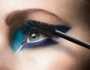 كيف تختارين لون ظلال الجفون المناسب لعيونك؟