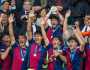 شاهد.. برشلونة يُتوَّج بدوري أبطال أوروبا للشباب ويفوز بالثلاثية مع الكرة النسائية