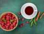 لماذا ينصح الخبراء المرأة بتناول شاي أوراق التوت الأحمر؟