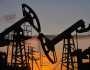 أسعار النفط تتراجع بعد ان وصلت لأعلى مستوى في شهرين