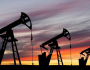 أسعار النفط تتراجع وسط ترقب بيانات المخزونات الأمريكية