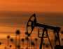 أسعار النفط تُظهر تغيرًا طفيفًا وسط مخاوف عالمية