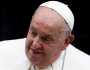 وضع مقعد..الفاتيكان: البابا يعاني من التهاب في الرئتين