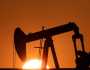 أسعار النفط تتراجع بعد ارتفاع مخزونات الخام الأمريكية
