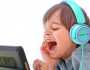 دراسة تحذر من استخدام الأطفال للسماعات.. مخاطر تصل إلى فقدان السمع