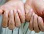 مشكلة في أظافر يدك لا تتجاهلها.. «احذر علامة لأمراض خطيرة»