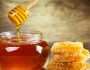 في اليوم العالمي للنحل.. 10 فوائد يحققها العسل للصحة العامة والبشرة
