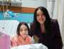 إنجي علاء في زيارة دعم لأطفال مستشفى الناس