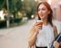 «هتدمر معدتك».. ماذا يحدث لجسمك عند تناول فنجان قهوة على الريق يوميا؟