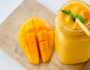 طريقة عمل عصير المانجو مثل المحلات.. «ألذ مشروب في الصيف»