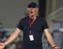 نادي ليون الفرنسي يقيل مدربه بلان بالتراضي في ظل النتائج المخيبة