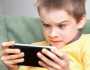 «يصيبهم بالتوحد».. تحذير من استخدام الأطفال للموبايل والأجهزة الإلكترونية