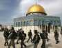 عشرات المستوطنين يقتحمون باحات المسجد الأقصى في حماية شرطة الاحتلال