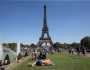 السلطات الفرنسية تخلي برج ‘إيفل’ بعد تهديد بوجود قنبلة