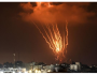 عاجل : القسام تطلق واحدة من اكبر الرشقات الصاروخية تجاه تل ابيب .. وسقوط بعضها على مناطق متفرقة