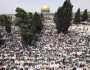 نحو 50 ألف فلسطيني يؤدون صلاة الجمعة في رحاب المسجد الأقصى المبارك