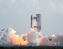 صاروخ إيلون ماسك يعود بنجاح بعد سلسلة انفجارات