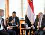 العليمي يلتقي غروندبرغ ويجدد دعمه لجهود السلام وفقا للمرجعيات
