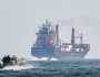 قوارب إيرانية تعترض ناقلة نفط قرب مضيق هرمز وتحول مسارها