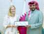 على هامش بطولة العالم للألعاب المائية.. الشيخ جوعان يلتقي مسؤولين رياضيين