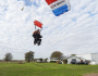 يدخل”غينيس” للمرة الثانية بالقفز من طائرة