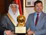 الياقوت يسلم الوسام الذهبي لمبادرة” كرتنا ثقافتنا” لوزير الرياضة المصري