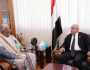 رئيس مجلس الوزراء يلتقي وزير الشؤون الاجتماعية والعمل