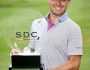 الأمريكي جومبيرج يتوج بلقب “إس دي سي” محققا كبرى مفاجآت الجولف في “السباق إلى دبي”