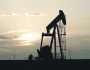 النفط يتراجع وسط مخاوف بشأن الطلب
