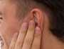 في أقل من دقيقة.. 3 طرق بسيطة تساعدك على التخلص من انسداد الأذن