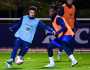 ديمبيلي يتسبب بالإصابة لكامافينغا في تدريبات فرنسا